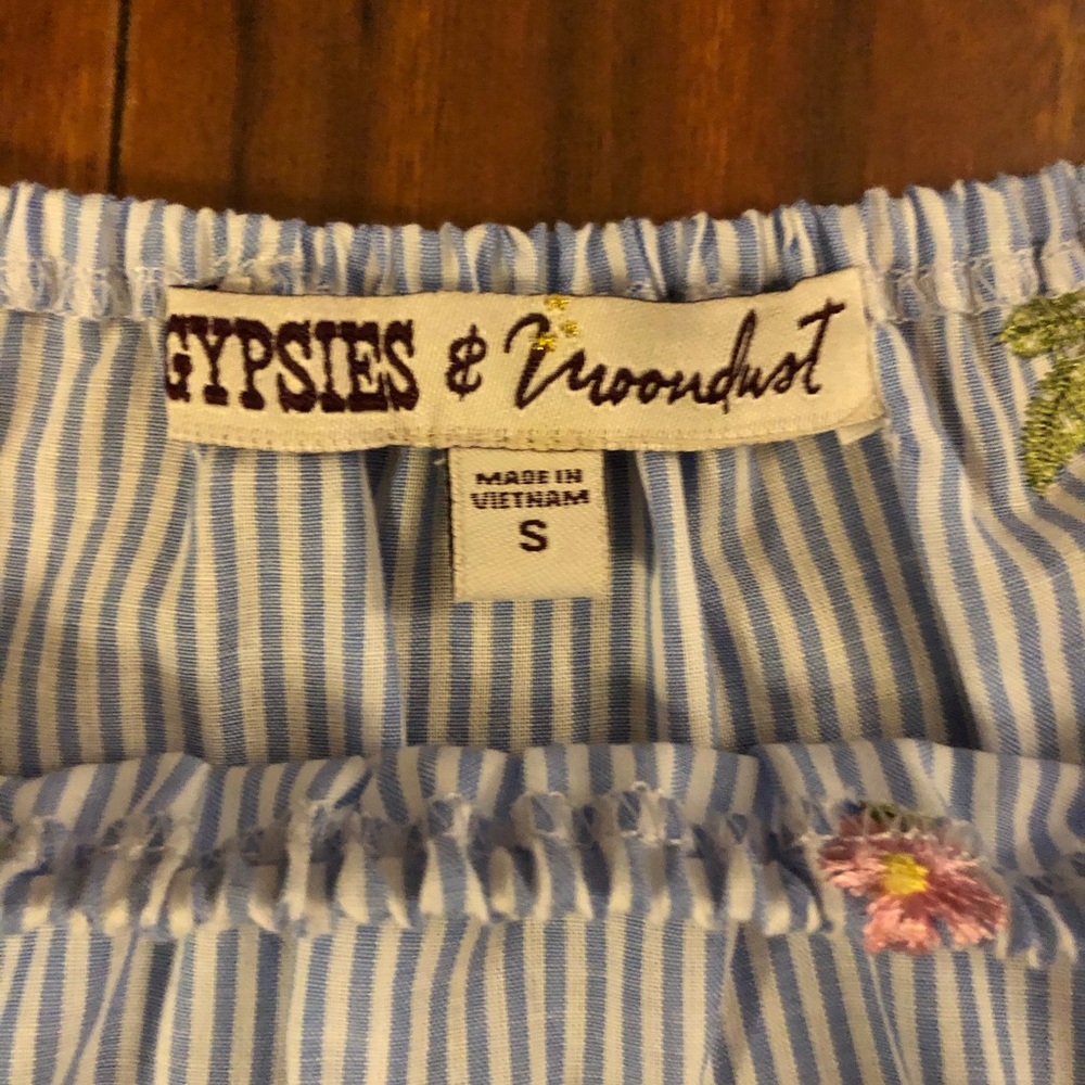 Gypsies and Moondust 🌙 Bell Sleeve Top - Picture 3 of 7